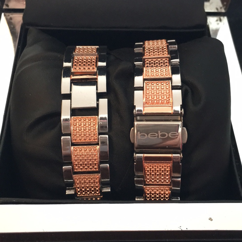 New BEBE watch with bracelet in gold/rhinestone - Picture 2 of 3